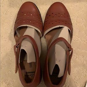 Brand new brown Clark’s